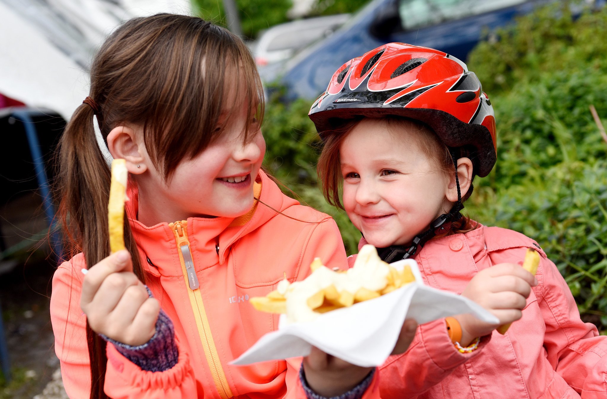 "Lecker Fritjes aus Holland" schmecken Groß und Klein. Archiv-Foto: Frank Preuß