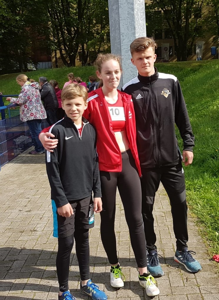 v.l. Joshua Ingenwerth, Jule Goddinger, Yannick Smajlovic
Fotos Mike Gross
