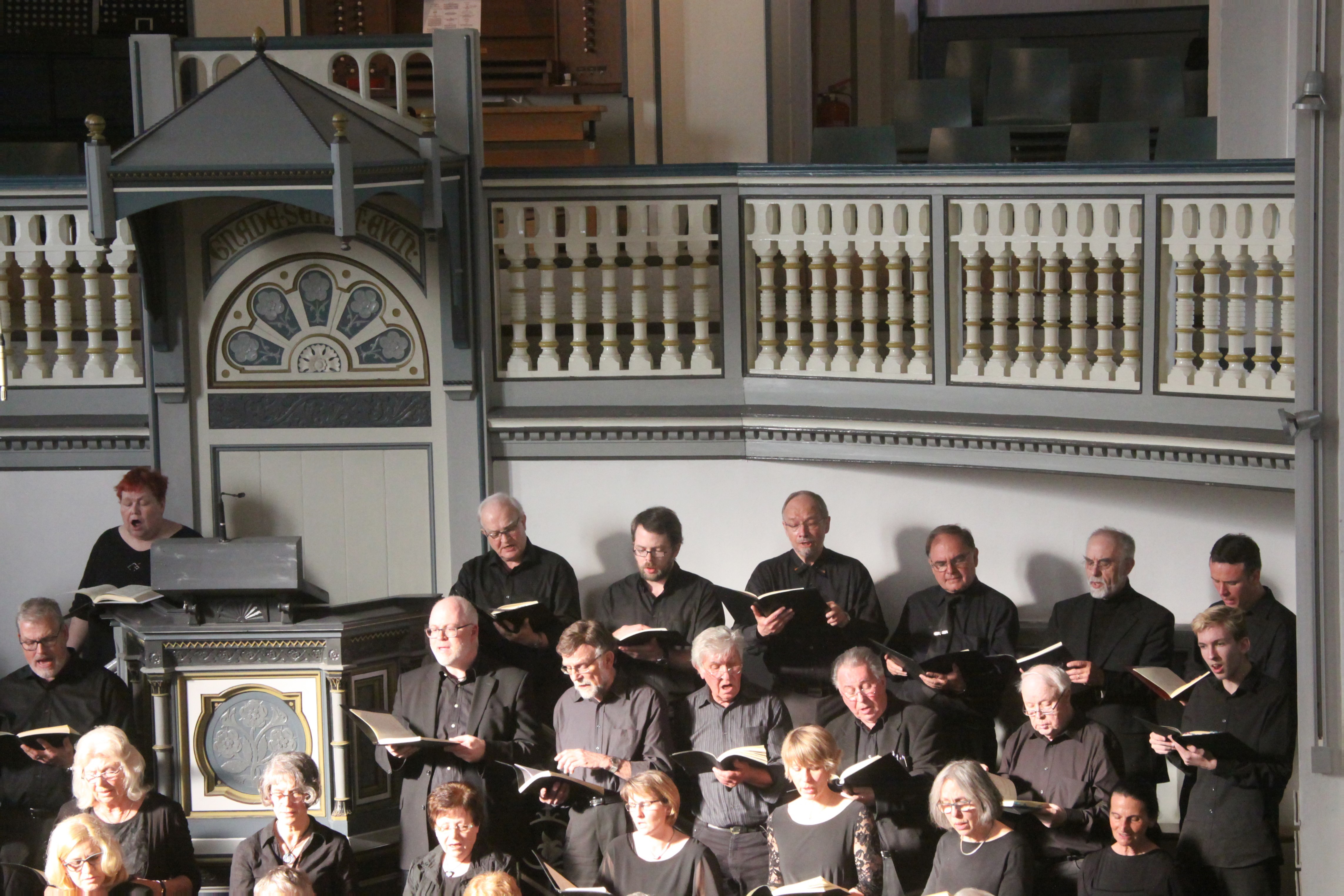 Die Mitglieder der Kantorei der Hamborner Friedenskirche sind stets mit Herz und Stimme bei der Sache und freuen sich schon auf das Konzert am Sonntag Kantate.
Foto: Martina Will