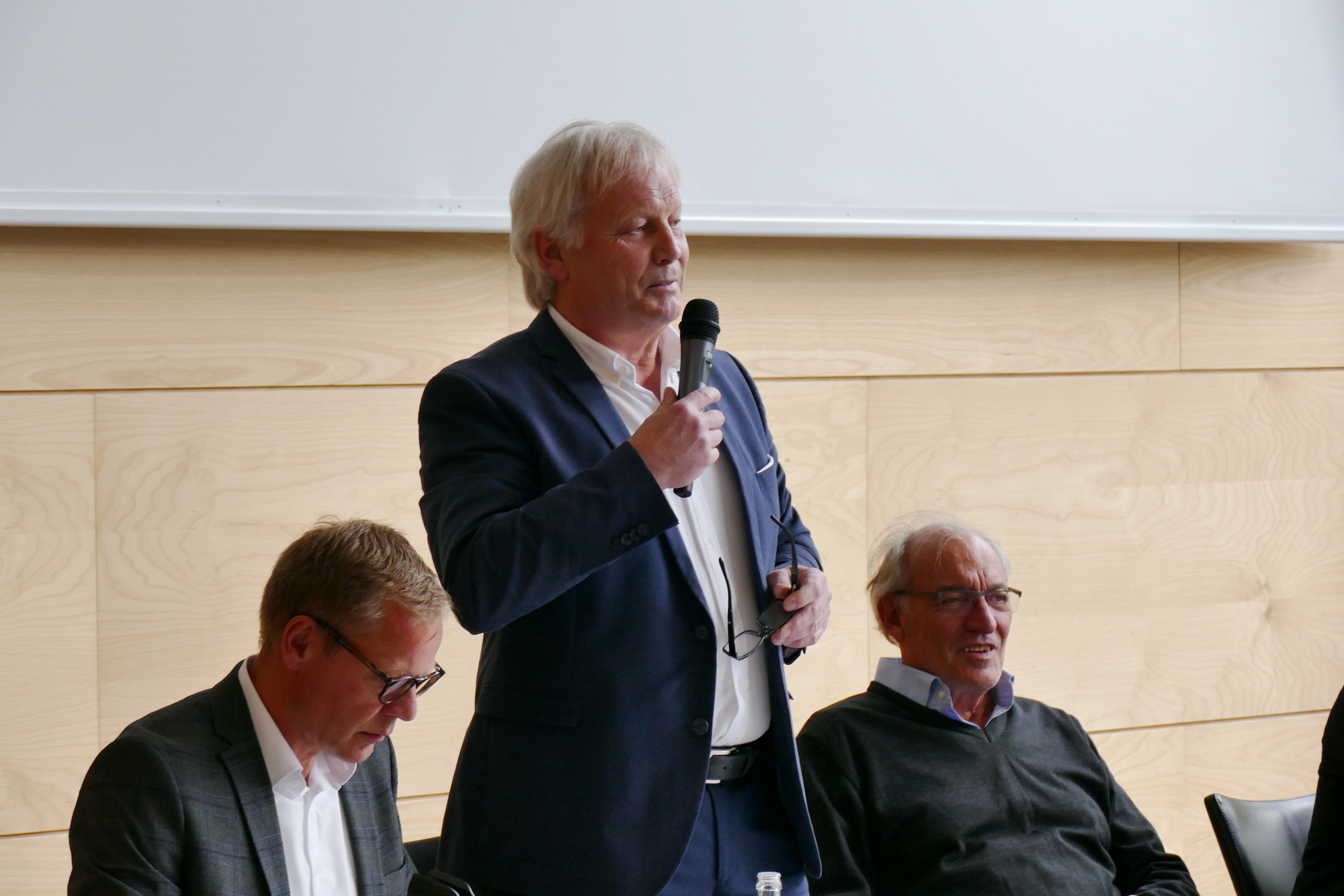 Der KSB Vorstand informierte seine Mitglieder: (v.l.) Martin Bick, stellv. Vorstand Wirtschaft; Klaus Stindt, Vorsitz KSB Unna; Peter Schmidt, stellv. Vorstand Personalentwicklung.