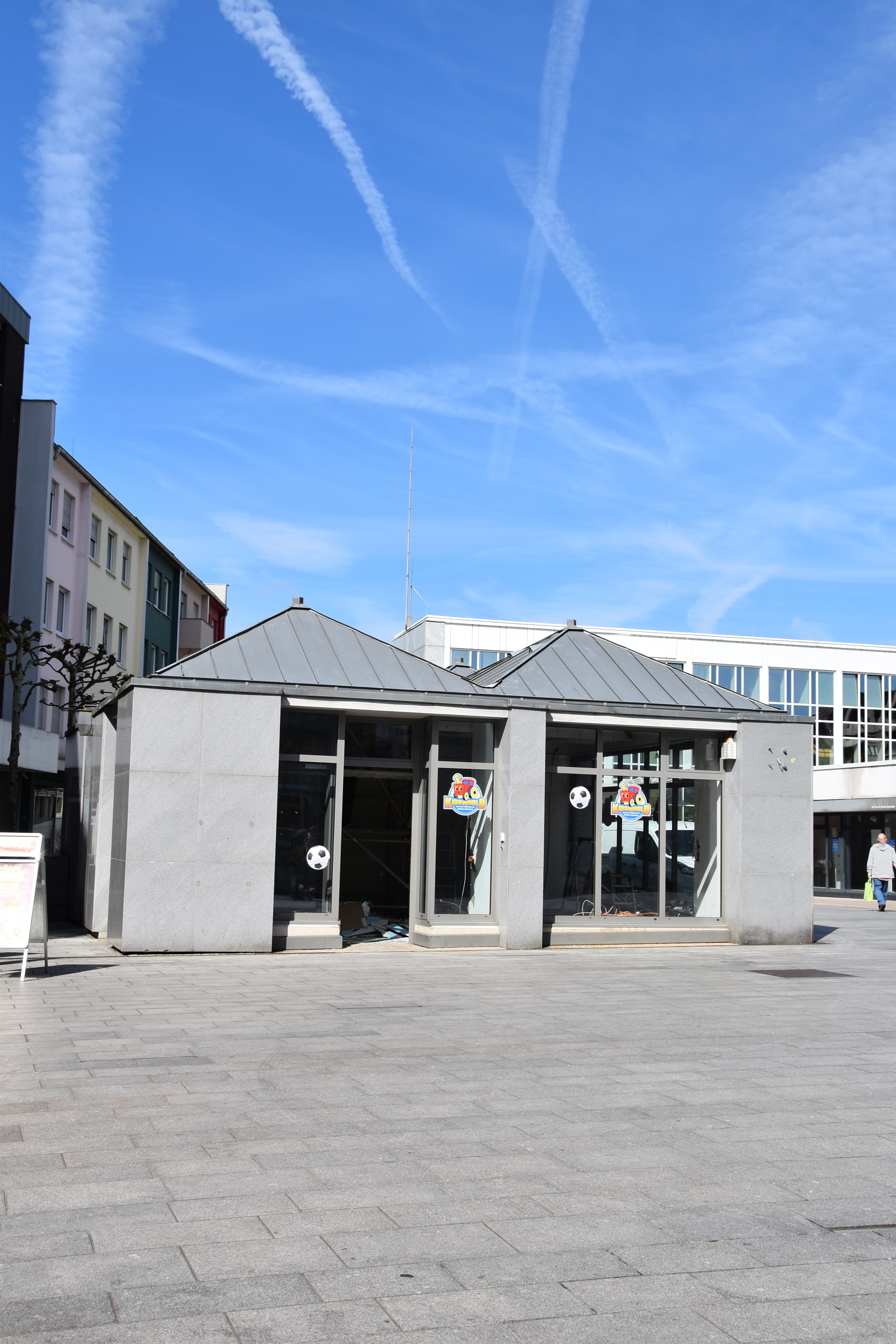 Der Pavillon auf dem Willy-Brandt-Platz ist bald Geschichte.