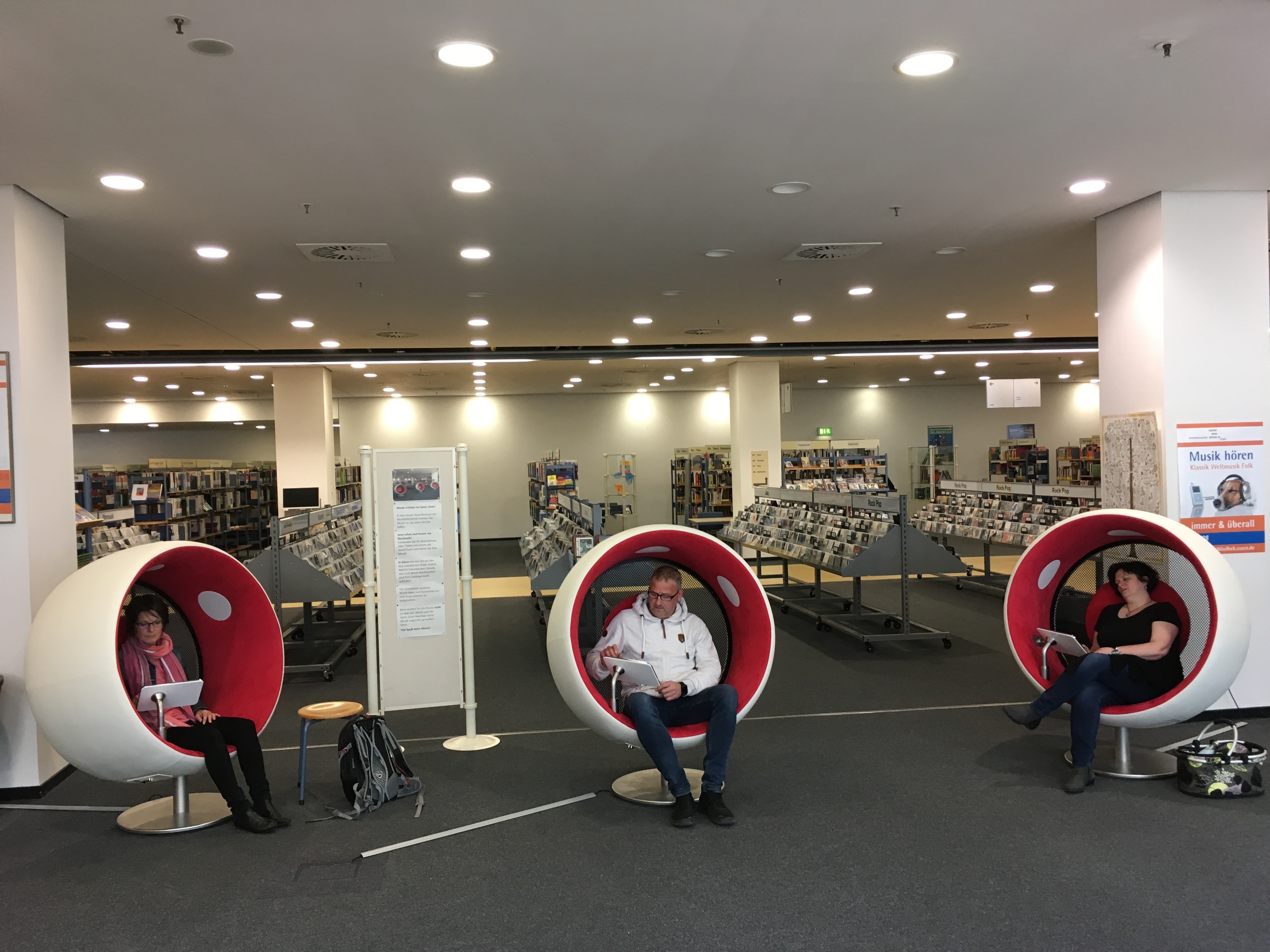 Ungestört Musik hören ist ab sofort in der Stadtblibliothek Essen im Gildehof möglich.