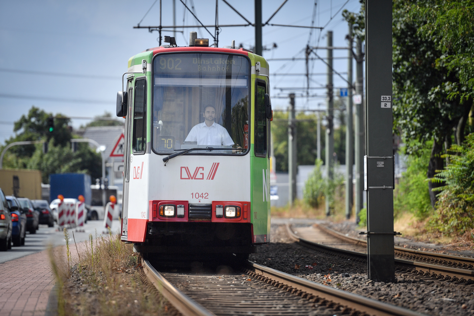 Zwischen den Haltestellen Watereck und Dinslaken Bahnhof fahren am Wochenende Busse statt Bahnen. Die DVG führt auf diesem Linienabschnitt Reparatur- und Reinigungsarbeiten durch.