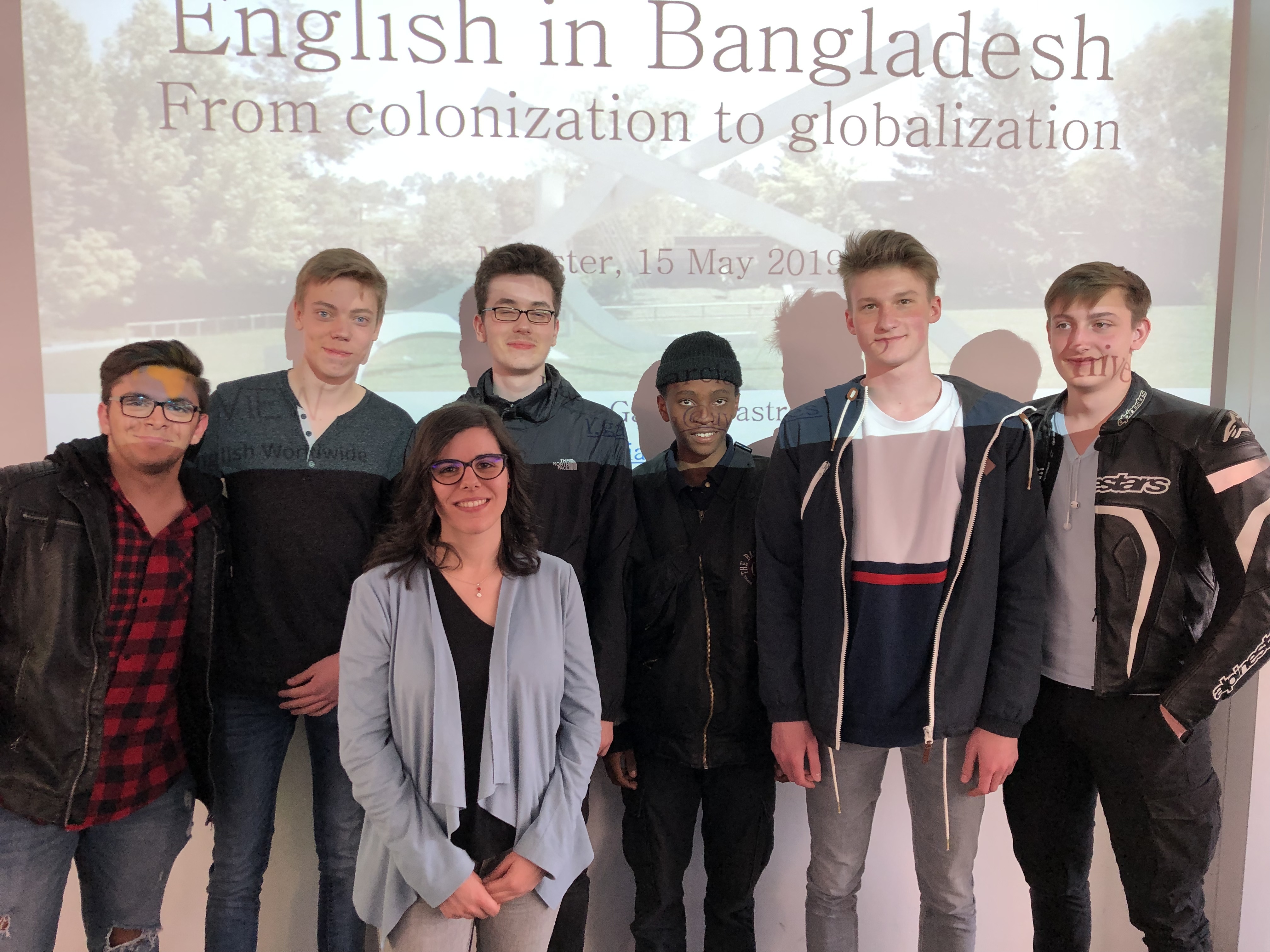 Bönener Gymnasiasten mit Dr. Laura García Castro bei der Vorlesung an der Universität Münster
