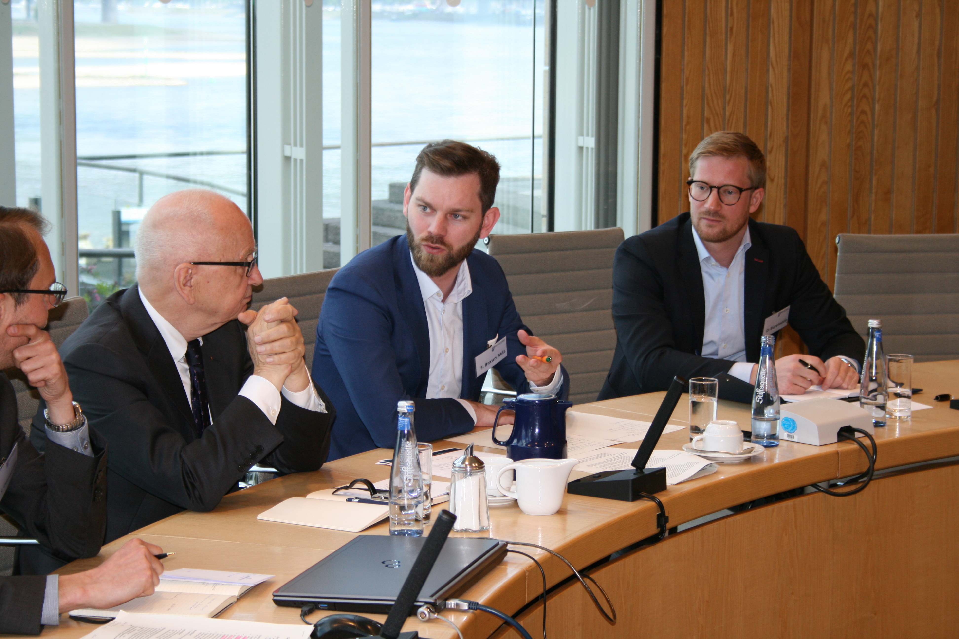 v.l.n.r. Peter Bisa, Florian Braun MdL, Dominik Burziwoda