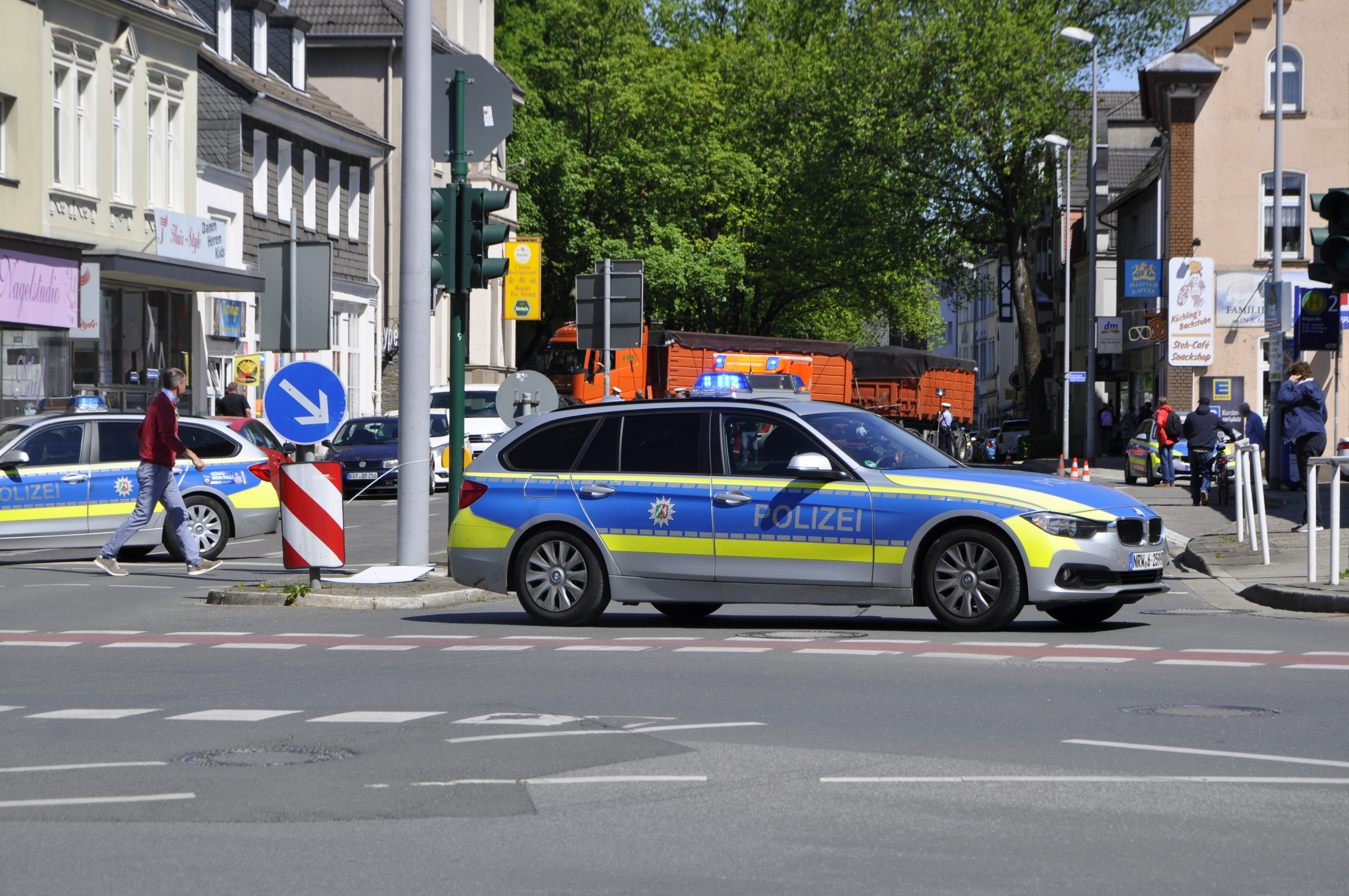 Nach einem schweren Unfall war die Ruhrtalstraße für etwa anderthalb Stunden gesperrt.