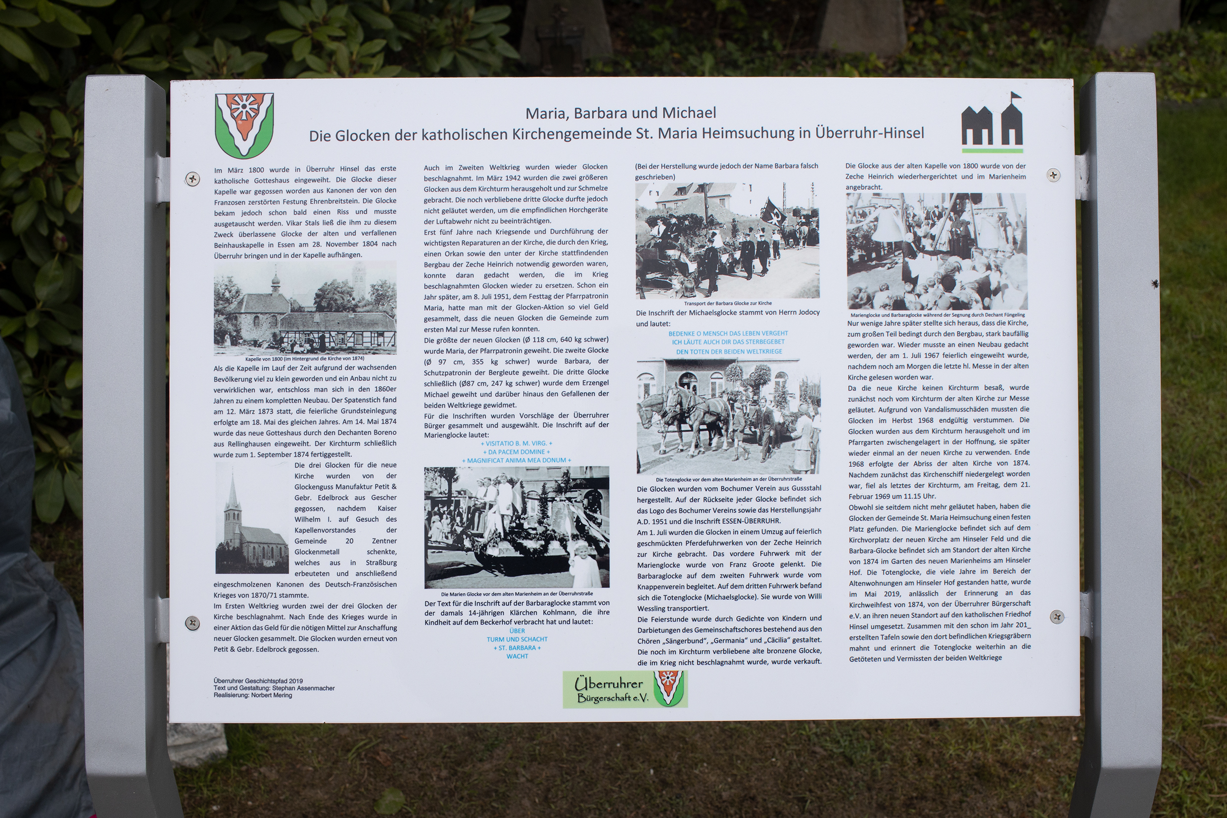 Die 43. Gedenktafel in Überruhr erinnert an drei Glocken der katholischen Kirchengemeinde St. Maria Heimsuchung. Fotos: Lukas