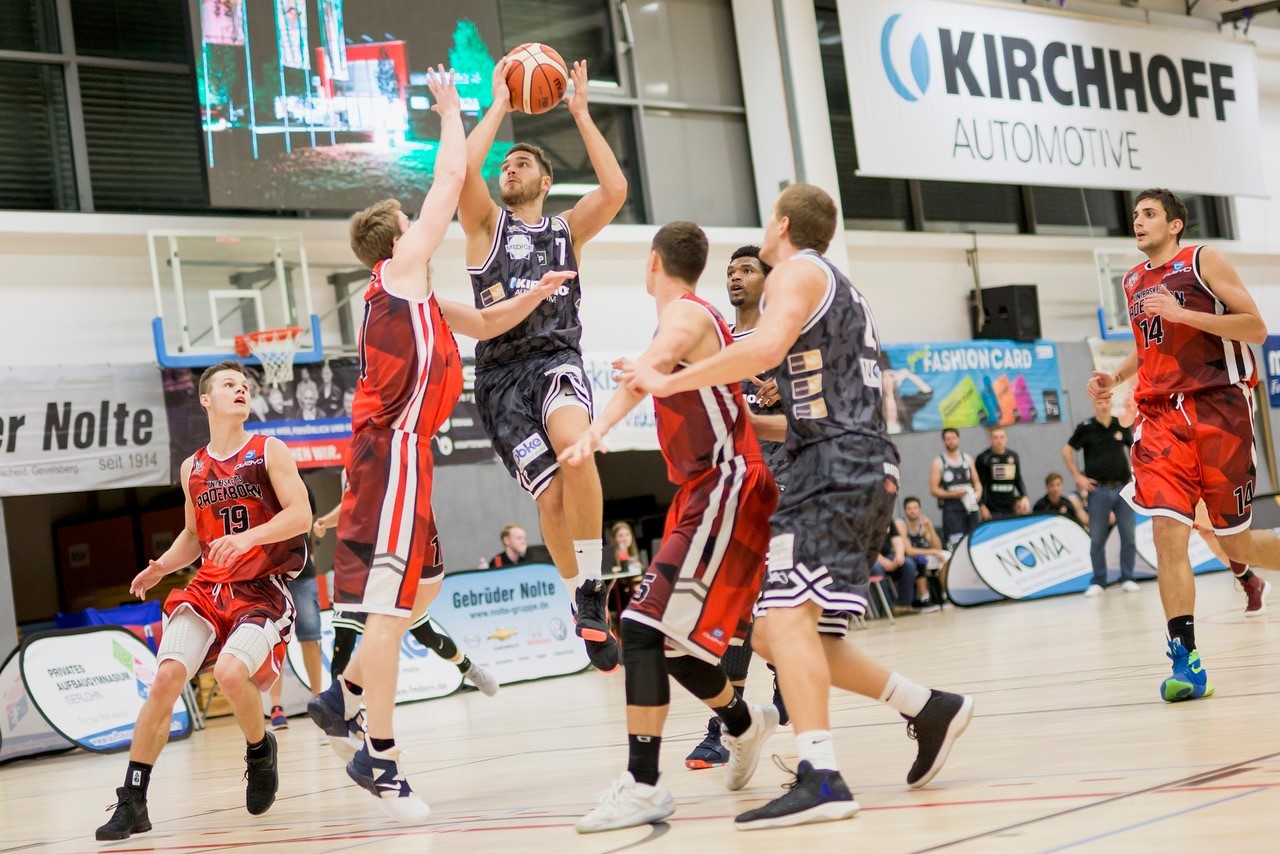 Kapitän Joshua Damen (Nr. 7) bleibt an Bord der Iserlohn Kangaroos. Foto: Daniela Fett