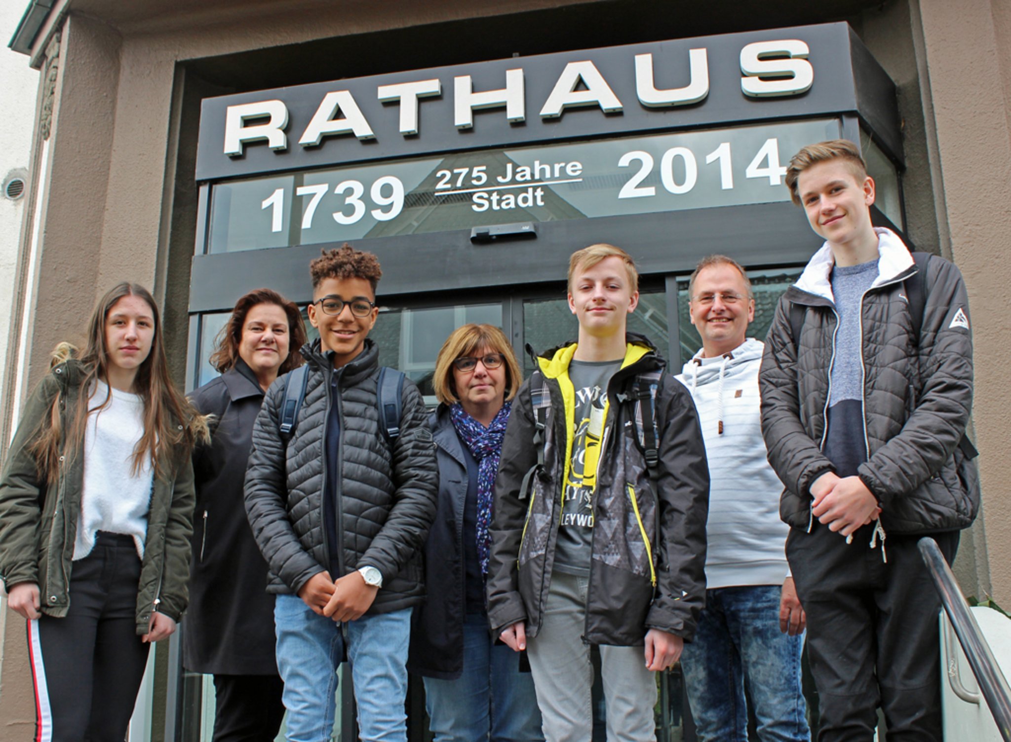 Was Soll Ich Mal Werden Hinter Den Rathaus T ren Sch ler Erkundeten was-soll-ich-mal-werden-hinter-den-rathaus-t-ren-sch-ler-erkundeten