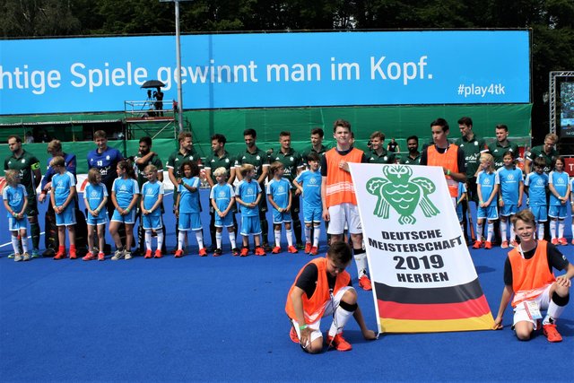 Der HTC Uhlenhorst vor dem Finale.