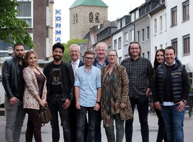 Das neue Organisatorenteam rund um Luca Schlotmann (3.v.r.) und Hans Schuster Nightaffairs (nicht auf dem Foto) hat für das Altstadtfest ein buntes Programm auf die Beine gestellt.