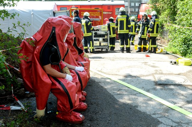Auch wenn es sich nur um eine Übung handelte, waren die Einsatzkräfte ganz schön geschafft.