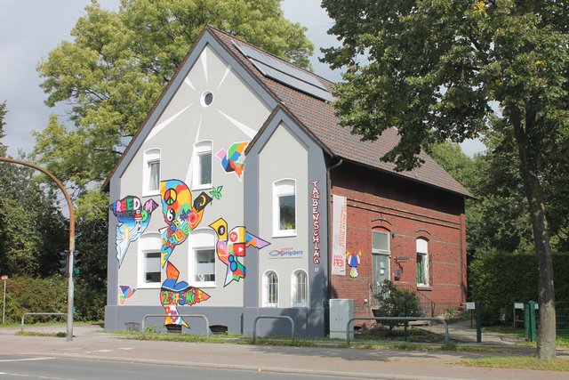 Die Fassade des Taubenschlags hat beim letzten Workshop gleich einen neuen Look verpasst bekommen.