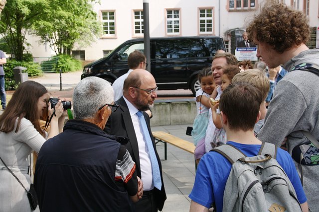 Im Anschluss an seine Rede stellte sich Martin Schulz den Castrop-Rauxeler Bürgern. | Foto: Demuth