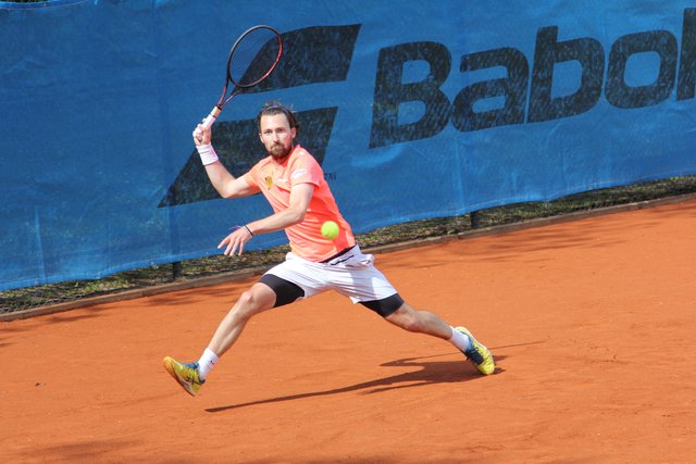 NBV- Co-Trainer Tom Schönenberg verlor um Haaresbreite im Einzel mit 8:10 im Match Tie Break.