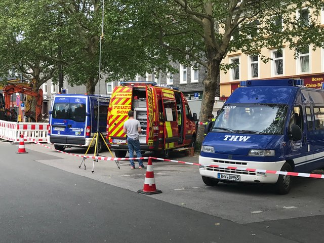 Ein Teil des Neumarktes war für die Einsatzwagen von THW und Feuerwehr gesperrt.