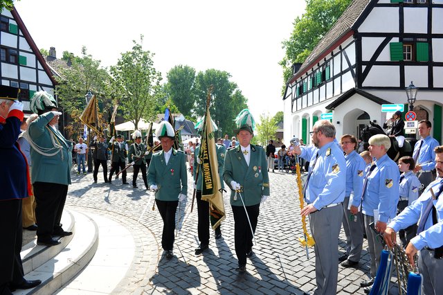 Am Sonntag, 9. Juni, ziehen die Schützen traditionell wieder durch die Straßen Monheims.
Foto: Michael de Clerque