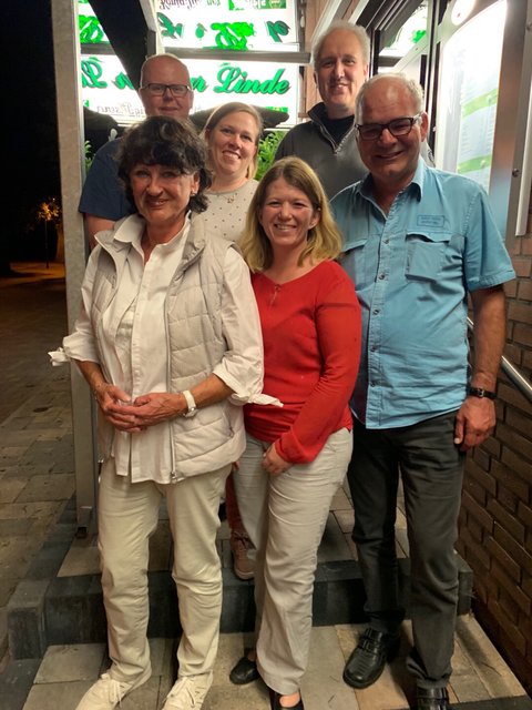 Der neue Vorstand (von oben links): Marc-Marius Baumgart, Annika Kaiser, Dr. Robert Peters,
Christa Weidinger, Nadine Bogedain, Frank Götteng