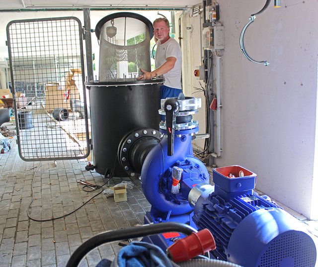 Das Herdecker Freibad erhält eine neue Umwälzpumpe und wird jetzt für die kommende Badesaison fitgemacht. Der Startschuß soll Ende nächster Woche fallen.