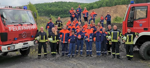 23 Mädchen und Jungen aus Oeventrop und Rumbeck trafen sich in diesem Jahr zum mittlerweile traditionellen Jugendlager der Jugendfeuerwehr im Basislöschzug 3.