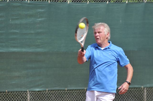 Norbert Becker spielt nach der Verletzung von Willi Kühl an Nummer eins. Foto: Menze