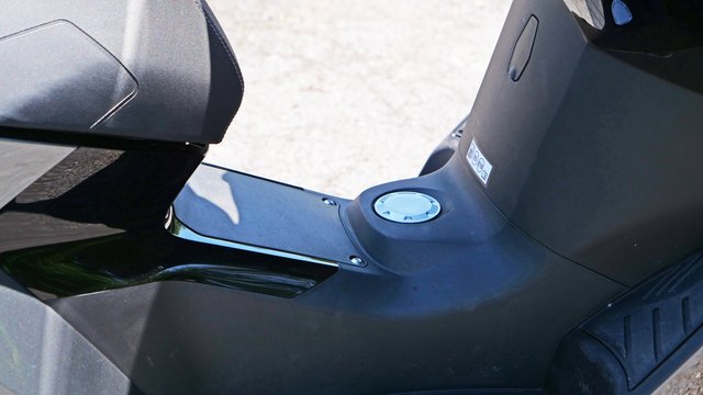 Aktueller, mit neuester Technologie ausgestatteter Motorroller der 125cm³ Klasse  -Peugeot Pulsion- | Foto: Uli Rabenort