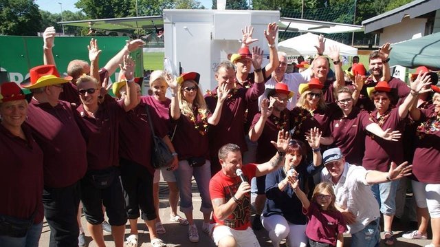 Schon bei früheren Sommerfesten hat die KVO-Familie bewiesen, dass sie organisieren und feiern kann. Jetzt wird das Ganze durch die Kooperation zu einem fröhlichen Riesen-Spektakel.