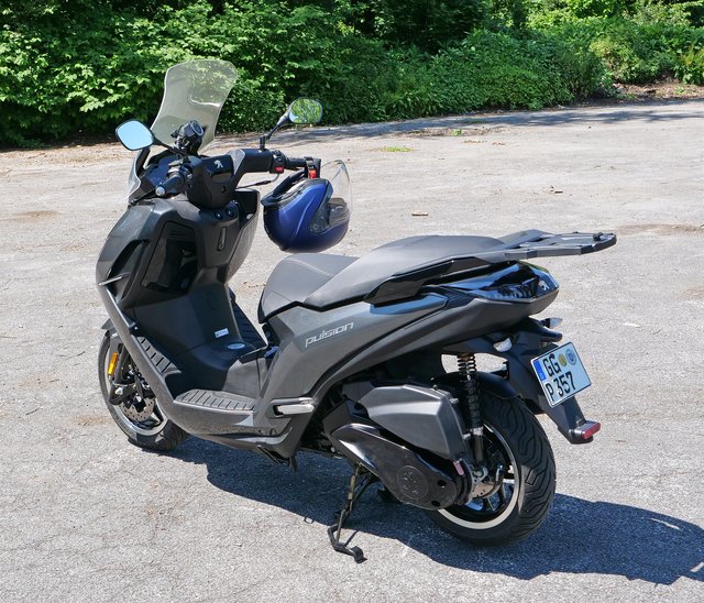 Aktueller, mit neuester Technologie ausgestatteter Motorroller der 125cm³ Klasse  -Peugeot Pulsion- | Foto: Uli Rabenort