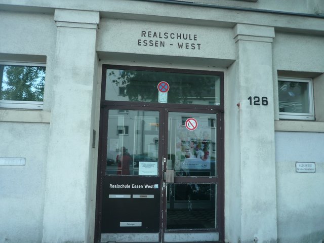 Ein Jahrhundert hat die die älteste Essener Realschule auf dem Buckel - und viel zu erzählen...