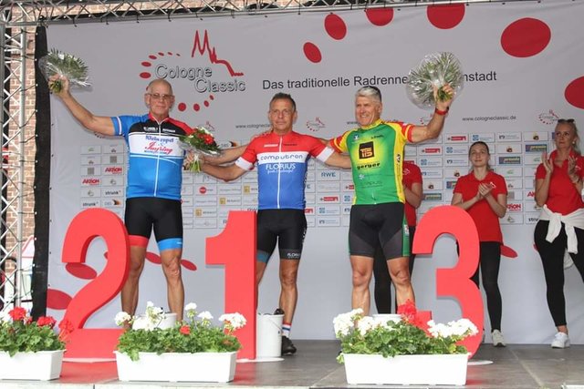 ,,Auch Rentner können Vollgas!", bewies Klaus Konstant (links) vom RSC Dorsten eindrucksvoll in Köln Longerich und sicherte sich Platz zwei - Gratulation! | Foto: Privat
