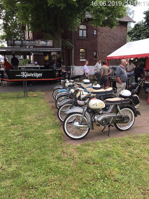 Die ersten Oldies werden aufgestellt