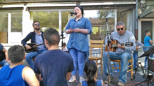 Bahar präsentierte traditionelle Lieder, die zur Feier des Zuckerfestes dazu gehören. Foto: Privat