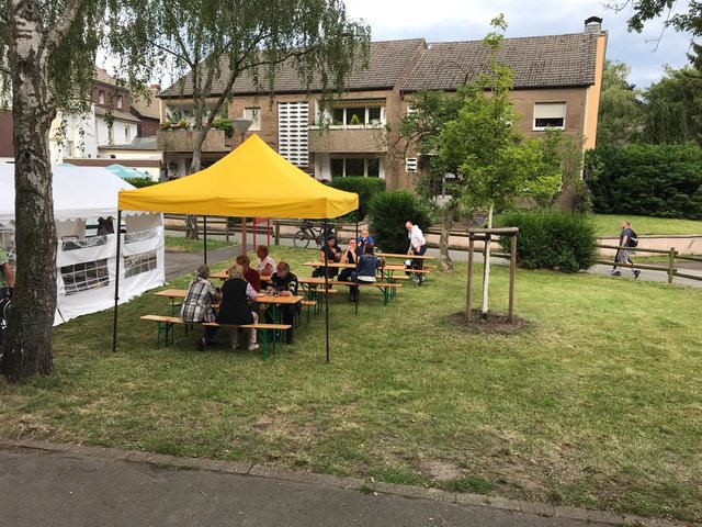 Schon um 10 Uhr erschienen die ersten Gäste