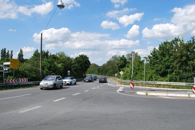 Die T-Kreuzung auf Waltroper Gebiet (Lünener Straße, Im Knäppen sowie Oberlipper Straße) sollte zum Kreisverkehr werden, schlägt die GFL vor.