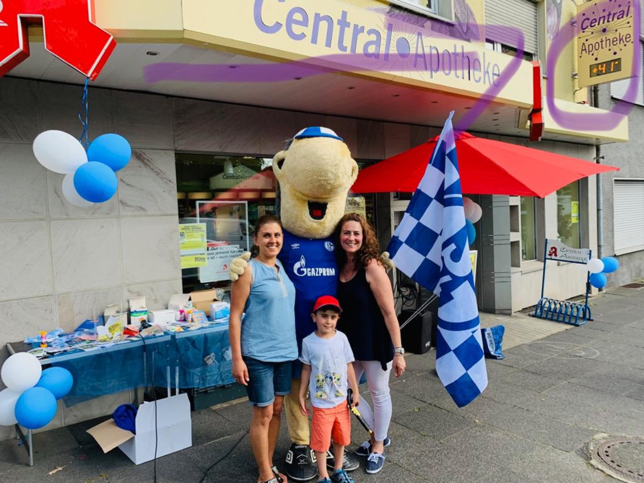 Fussballwoche In Der Central Apotheke 25 26 Juni 2019 Emma Erwin Zu Gast In Witten Witten
