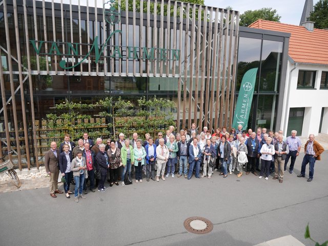 Mit über 90 Clubmitgliedern hat die Volksbank Rhein-Lippe eine feste Institution für ehemalige Volksbanker, die sich zweimal im Jahr treffen. Auf dem Programm stehen dann gemeinsame Ausflüge und Aktivitäten, wie hier in Hamminkeln.