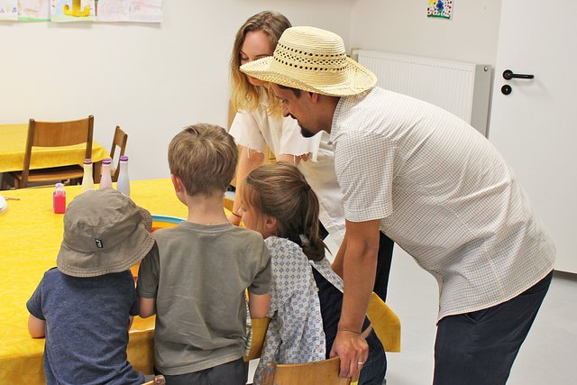 Foto © Jürgen Thoms - Aus der Serie: Hellweg-Kinderstätte e.V. -  Mehr als nur ein Sommerfest – Im neuen  Malraum