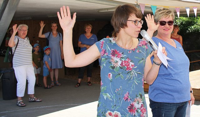Foto © Jürgen Thoms - Aus der Serie: Hellweg-Kinderstätte e.V. -  Mehr als nur ein Sommerfest  - Daniela Spink und Rebecca Landsberg 