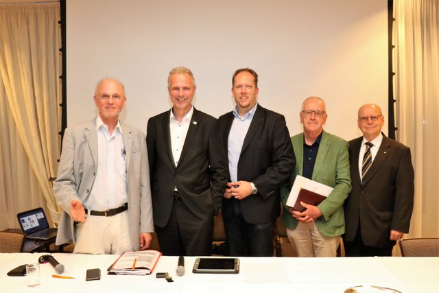 v.l.n.r.: Dr. Alexander Fils, Dirk Brügge, Marco Schmitz, Hans-Hugo Papen, Hanno Bremer. | Foto: Norbert Opfermann