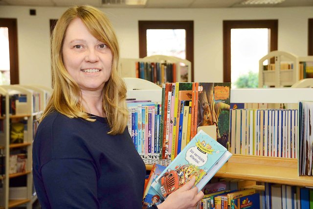 Evings Bibliotheksleiterin lädt ein in den "Sommerleseclub".