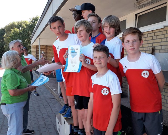 Das U14 Mehrkampfteam der Werdener Leichtathleten holte den zweiten Platz bei den Regionsmeisterschaften
Foto: WTB