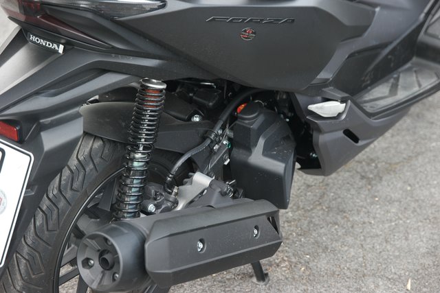 Aktueller, mit neuester Technologie ausgestatteter Motorroller der 125cm³ Klasse  -Honda Forza-  | Foto: Uli Rabenort