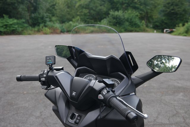 Aktueller, mit neuester Technologie ausgestatteter Motorroller der 125cm³ Klasse  -Honda Forza-  | Foto: Uli Rabenort