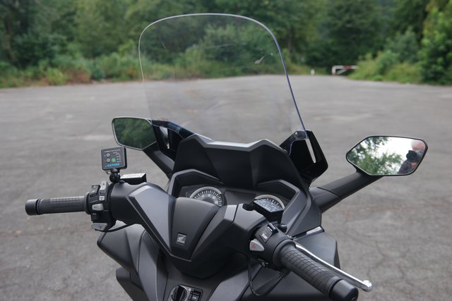 Aktueller, mit neuester Technologie ausgestatteter Motorroller der 125cm³ Klasse  -Honda Forza-  | Foto: Uli Rabenort