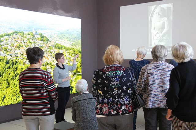 In der 90-minütigen Führung durch die moderne Ausstellung erfahren die Besucher viele interessante Details zur Geschichte und zum Leben der Menschen im Sauerland.