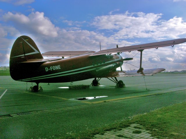Landebahnen für kleinere Flugzeuge könnten Hobbyflieger auch in Nachbarstädten wie Bottrop finden. Große zusammenhängende Flächen zur Gewerbenutzung, die sich auch schon bereits neben einer Autobahn liegen und der Stadt bereits gehören sind allerdings außerst selten.