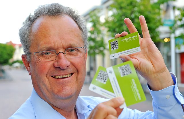 Die Resonanz des Hildener Einzelhandels und der Dienstleister zur Einführung einer Hildener Gutscheinkarte ist positiv. Volker Hillebrand, Geschäftsführer des Stadtmarketing Hilden, sieht das Modell sehr positiv.