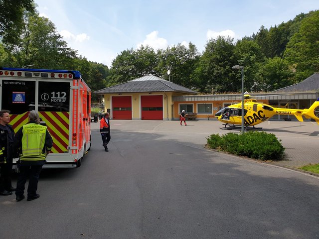Der Rettungshubschrauber kam bei einem Motorradunfall im Stephanopeler Tal zum Einsatz. Foto: Feuerwehr Hemer