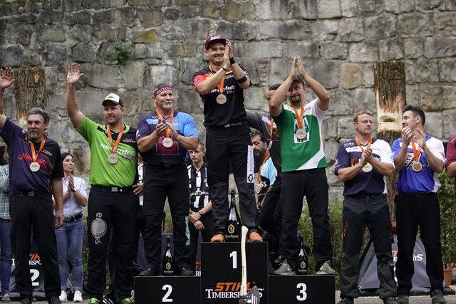Zwölf Athleten und fünf Sportlerinnen kämpften neben dem prestigeträchtigen Cup-Sieg auch um die Qualifikation für die Deutsche Meisterschaft. Am Ende konnte sich der amtierende Deutsche Meister Robert Ebner aus Gaggenau-Hörden in einem spannenden Kopf-an-Kopf-Rennen gegen die Konkurrenz durchsetzen.