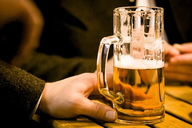 Das letzte Bier: Immer mehr Kneipen, Restaurants und Gaststätten sind von der Schließung bedroht. Die Gewerkschaft NGG warnt vor dem Verlust „von einem Stück Alltagskultur“. Foto: NGG